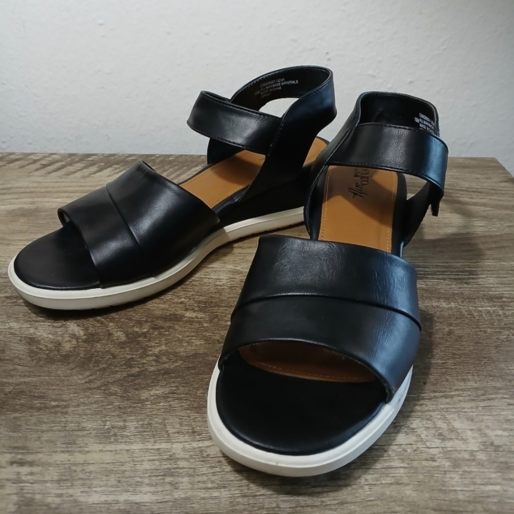 Eurosoft Jena Wedge Sandal size 10